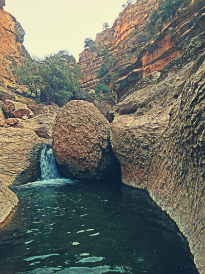 تنگه شيرز دارای منظرى تاريخى و بكر