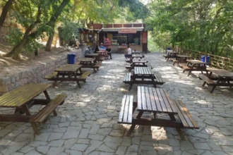 نقد طراحی منظر محدوده کلیسای سنت استپانوس جهت حفظ هویت مذهبی