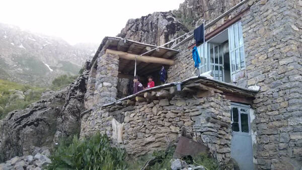 تراس بخش مهم و جدایی ناپذیر معماری بومی کردستان