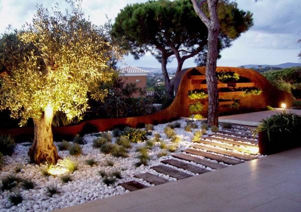 mediterranean-private-garden