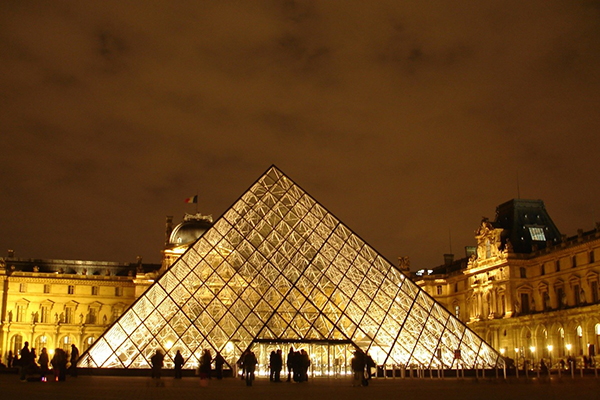 the-louvre-pyramid