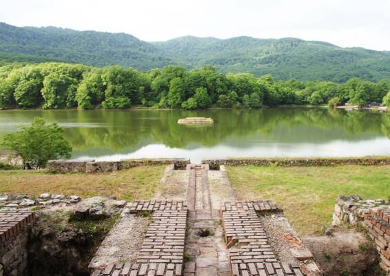 خوانایی در باغ عباس آباد بهشهر