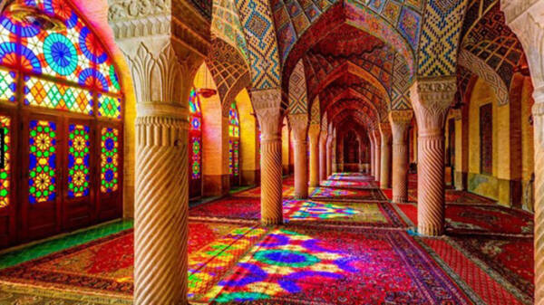 مسجد نصیرالملک تجلی نور در خانه خدا